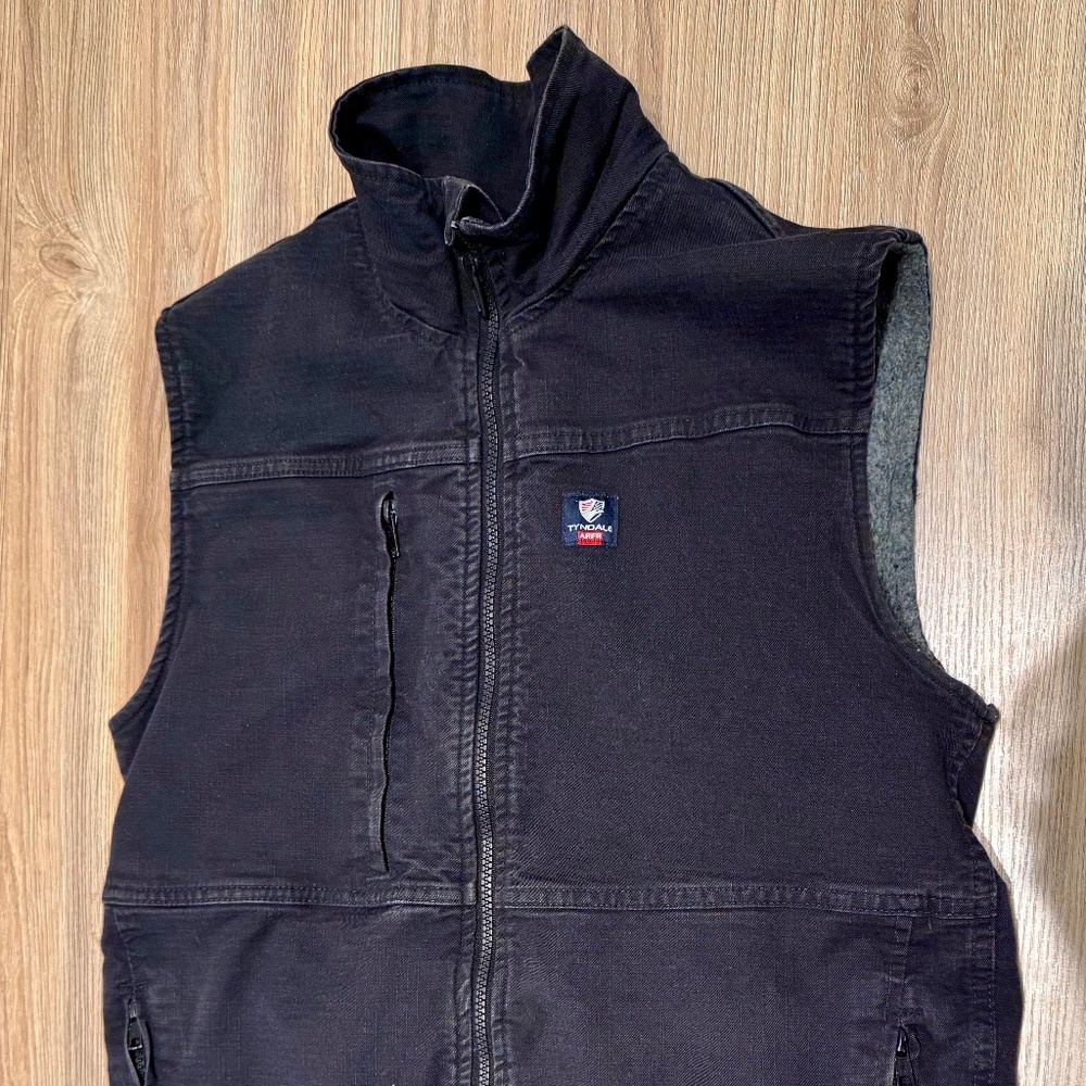 Tyndale Versa Fleece-Lined Vest - Medium